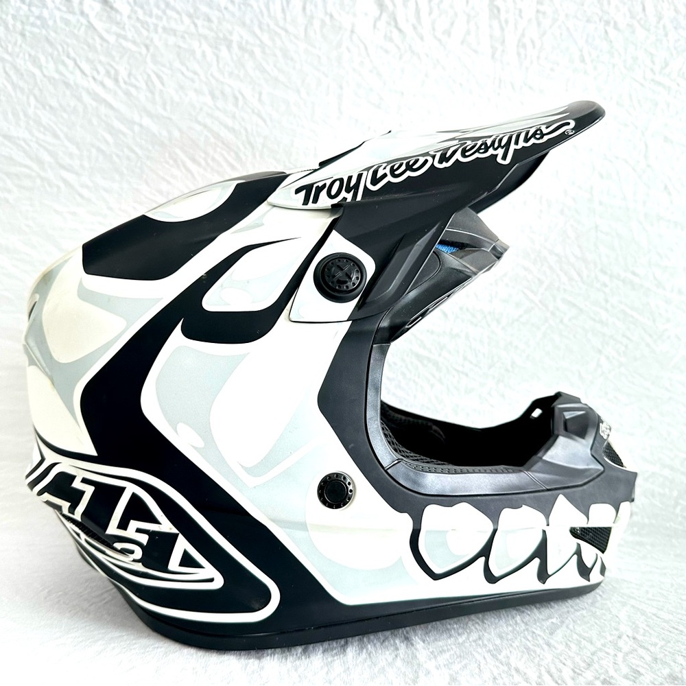 Troy Lee Designs SE4 Composite Skully Dirtbike Helmet (White/Black) Medium 57-58